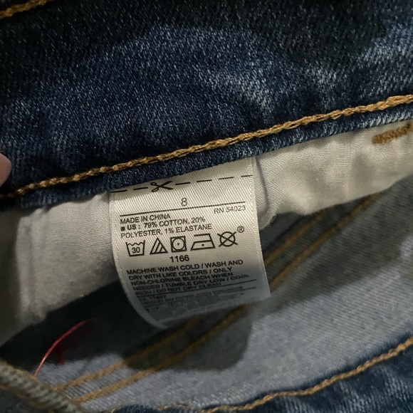 Old navy shorts size 8 - Picture 4 of 4